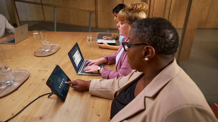 Ноутбук HP EliteBook 860-G11 16" WUXGA IPS AG, Intel U7-155U, 64GB, F2TB, UMA, LTE, DOS, сріблястий