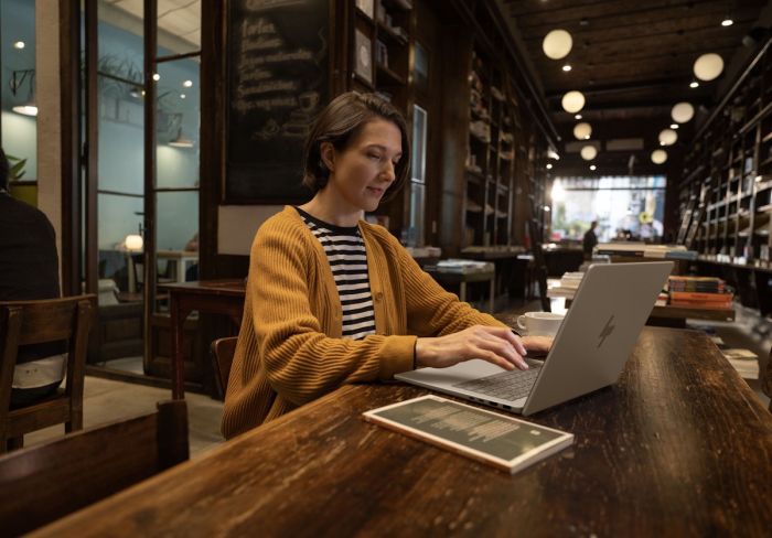 Ноутбук HP OmniBook 7 14-fs0003ua 14" WUXGA IPS AG, Intel 5-210H, 16GB, F512GB, UMA, Win11, сріблястий