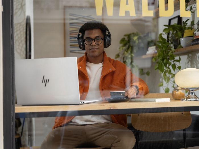 Ноутбук HP OmniBook 7 17-dc0003ua 17.3" FHD IPS Touch, Intel U5-226V, 16GB, F512GB, UMA, Win11, сріблястий