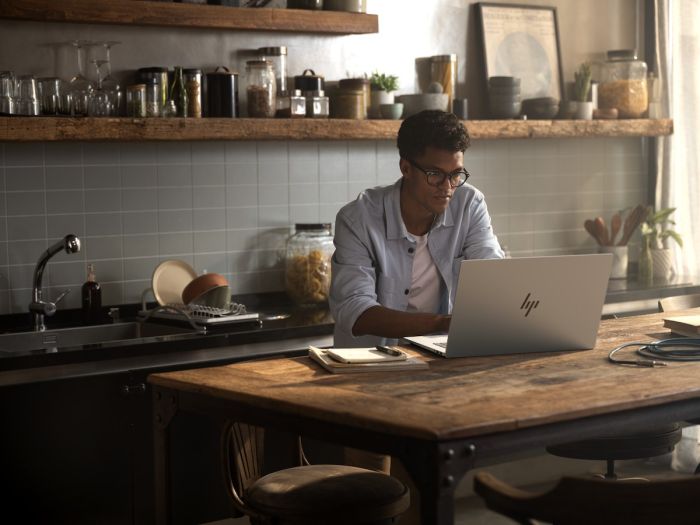 Ноутбук HP OmniBook 7 17-dc0003ua 17.3" FHD IPS Touch, Intel U5-226V, 16GB, F512GB, UMA, Win11, сріблястий